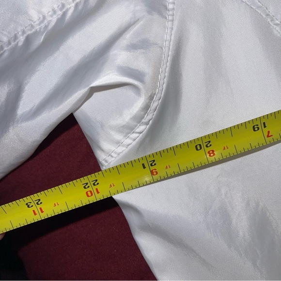 Columbia Woman’s White Full Zip Lightweight Packable Jacket - Picture 15 of 17